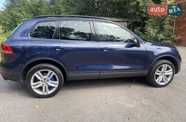 Внедорожник / Кроссовер Volkswagen Touareg 2013 в 