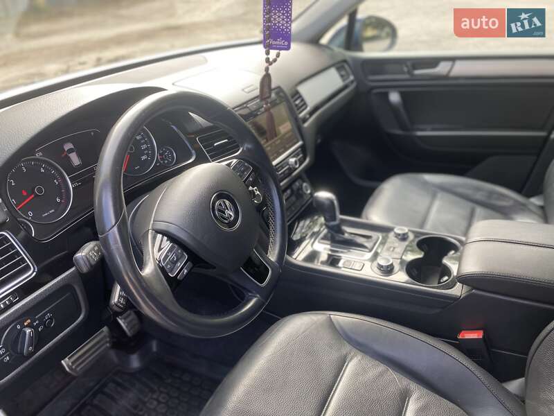 Позашляховик / Кросовер Volkswagen Touareg 2013 в Вінниці