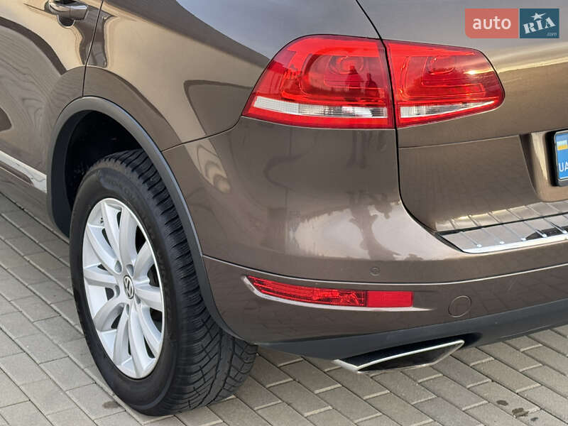 Внедорожник / Кроссовер Volkswagen Touareg 2014 в Мукачево