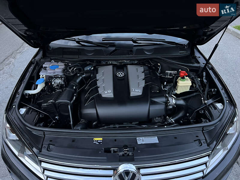 Позашляховик / Кросовер Volkswagen Touareg 2015 в Києві фото 68 Позашляховик / Кросовер Volkswagen Touareg 2015 в Києві