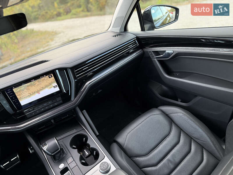 Позашляховик / Кросовер Volkswagen Touareg 2021 в Дніпрі фото 20 Позашляховик / Кросовер Volkswagen Touareg 2021 в Дніпрі
