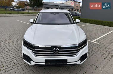 Внедорожник / Кроссовер Volkswagen Touareg 2020 в 