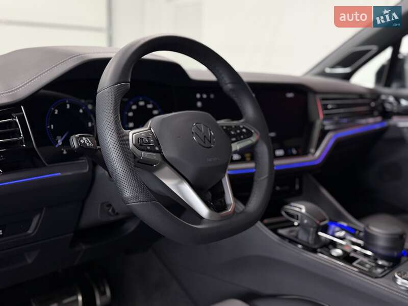 Позашляховик / Кросовер Volkswagen Touareg 2025 в Тернополі
