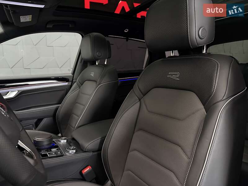 Позашляховик / Кросовер Volkswagen Touareg 2025 в Тернополі