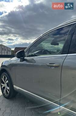 Внедорожник / Кроссовер Volkswagen Touareg 2015 в 