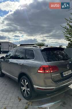 Внедорожник / Кроссовер Volkswagen Touareg 2015 в 