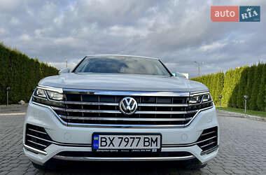 Внедорожник / Кроссовер Volkswagen Touareg 2019 в 