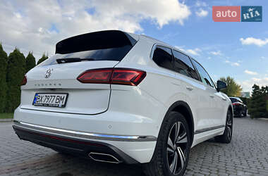 Внедорожник / Кроссовер Volkswagen Touareg 2019 в 