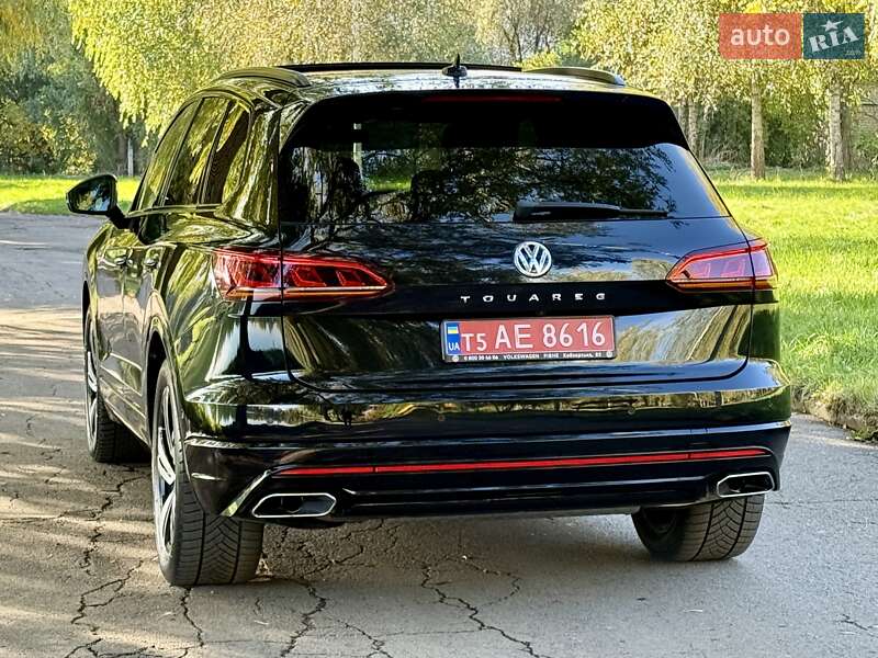 Позашляховик / Кросовер Volkswagen Touareg 2020 в Рівному