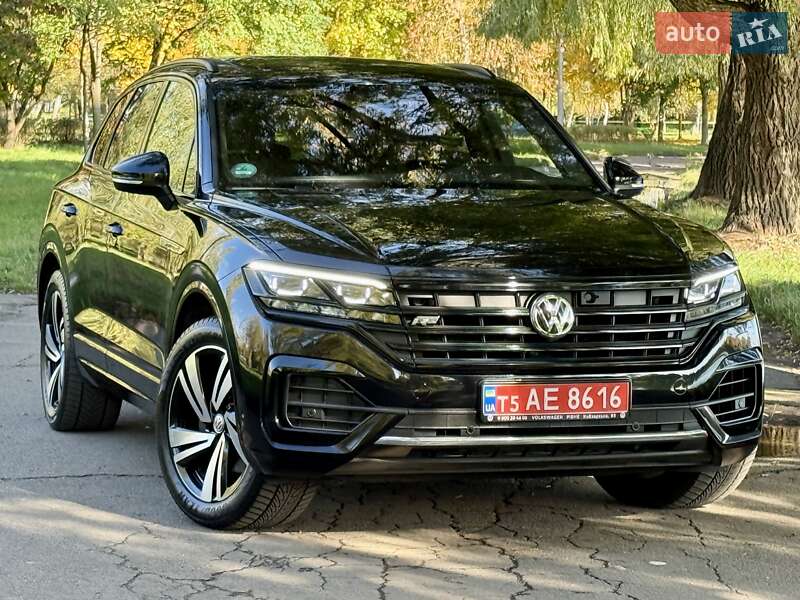 Позашляховик / Кросовер Volkswagen Touareg 2020 в Рівному