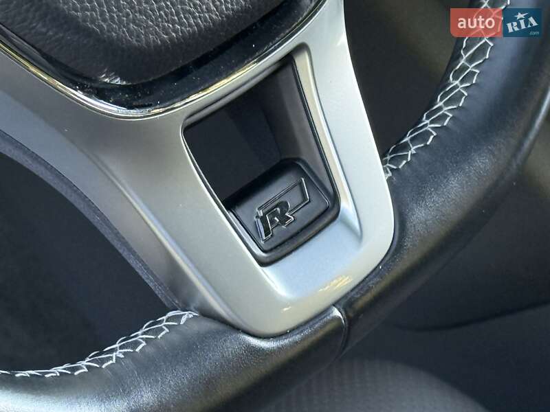 Позашляховик / Кросовер Volkswagen Touareg 2020 в Рівному