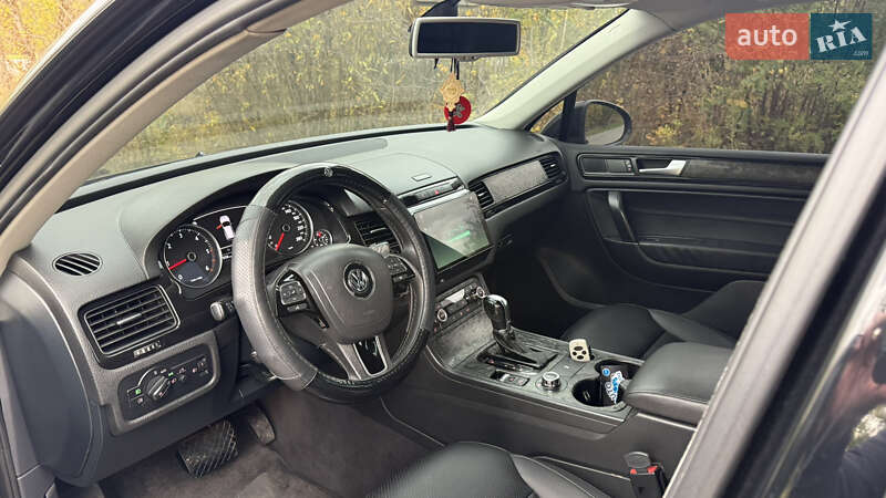 Внедорожник / Кроссовер Volkswagen Touareg 2012 в Звенигородке
