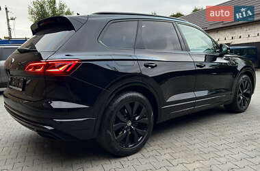 Внедорожник / Кроссовер Volkswagen Touareg 2022 в 