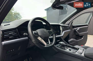 Внедорожник / Кроссовер Volkswagen Touareg 2022 в 
