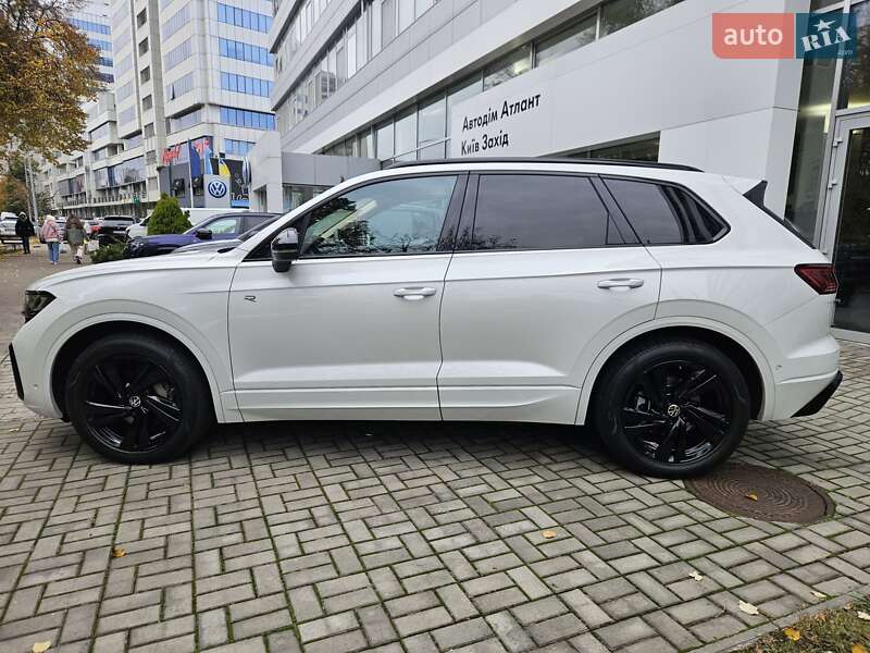 Позашляховик / Кросовер Volkswagen Touareg 2024 в Києві фото 12 Позашляховик / Кросовер Volkswagen Touareg 2024 в Києві