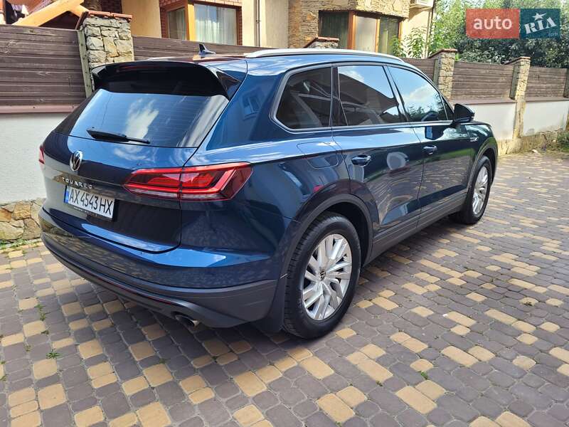 Внедорожник / Кроссовер Volkswagen Touareg 2020 в Киеве