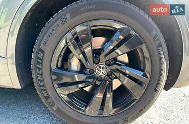 Внедорожник / Кроссовер Volkswagen Touareg 2021 в 