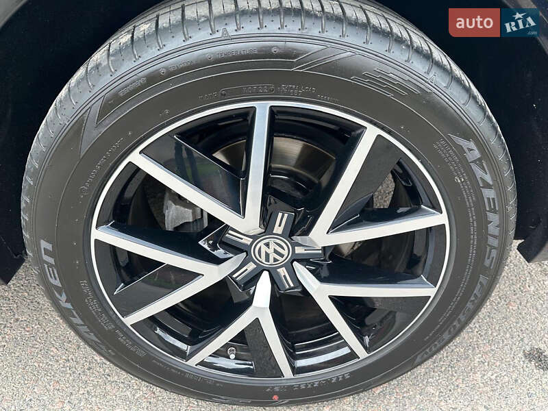 Позашляховик / Кросовер Volkswagen Touareg 2018 в Сарнах фото 33 Позашляховик / Кросовер Volkswagen Touareg 2018 в Сарнах
