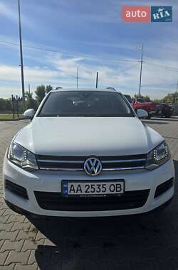 Позашляховик / Кросовер Volkswagen Touareg 2013 в Києві