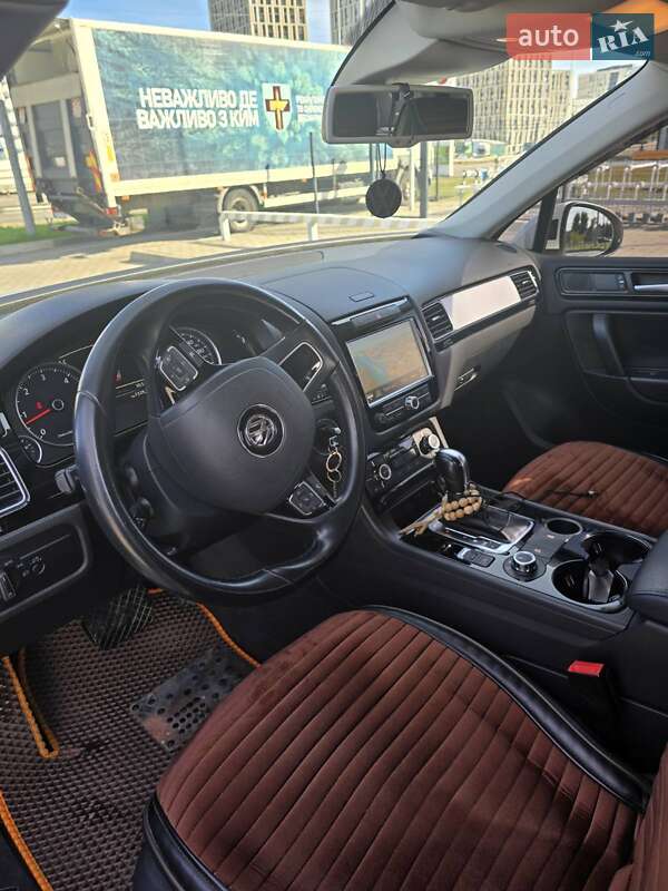 Позашляховик / Кросовер Volkswagen Touareg 2013 в Києві фото 8 Позашляховик / Кросовер Volkswagen Touareg 2013 в Києві
