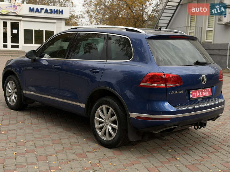 Внедорожник / Кроссовер Volkswagen Touareg 2017 в Лубнах