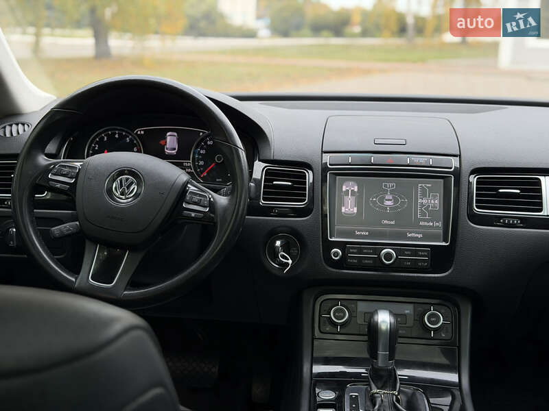 Внедорожник / Кроссовер Volkswagen Touareg 2017 в Лубнах