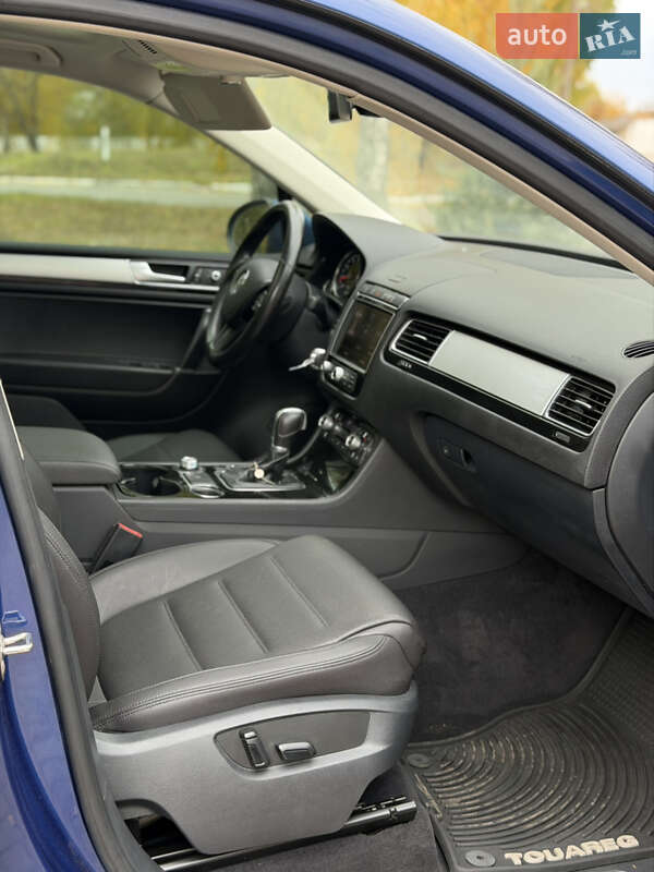 Внедорожник / Кроссовер Volkswagen Touareg 2017 в Лубнах