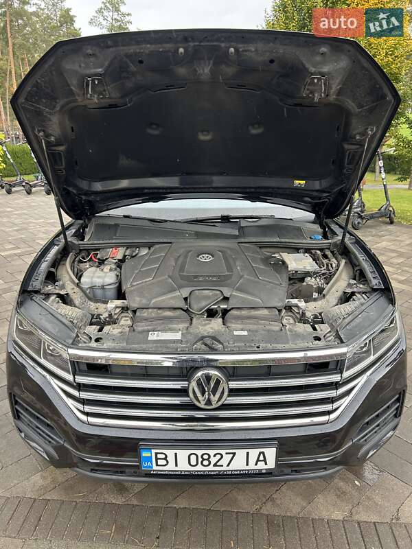 Позашляховик / Кросовер Volkswagen Touareg 2019 в Києві фото 16 Позашляховик / Кросовер Volkswagen Touareg 2019 в Києві