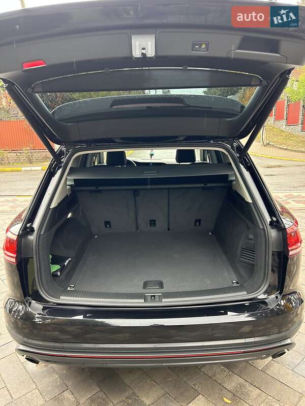 Позашляховик / Кросовер Volkswagen Touareg 2019 в Києві фото 14 Позашляховик / Кросовер Volkswagen Touareg 2019 в Києві