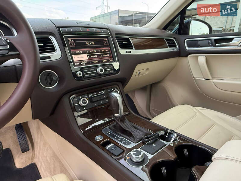 Внедорожник / Кроссовер Volkswagen Touareg 2015 в Краснограде фото 8 Внедорожник / Кроссовер Volkswagen Touareg 2015 в Краснограде