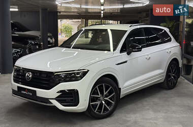 Внедорожник / Кроссовер Volkswagen Touareg 2019 в 