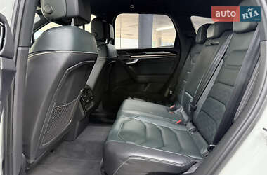 Внедорожник / Кроссовер Volkswagen Touareg 2019 в 