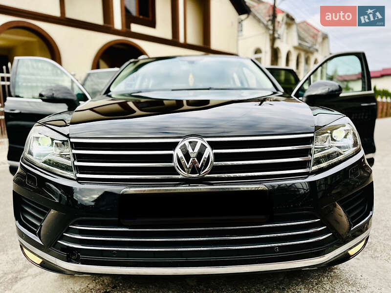 Внедорожник / Кроссовер Volkswagen Touareg 2015 в Грушево