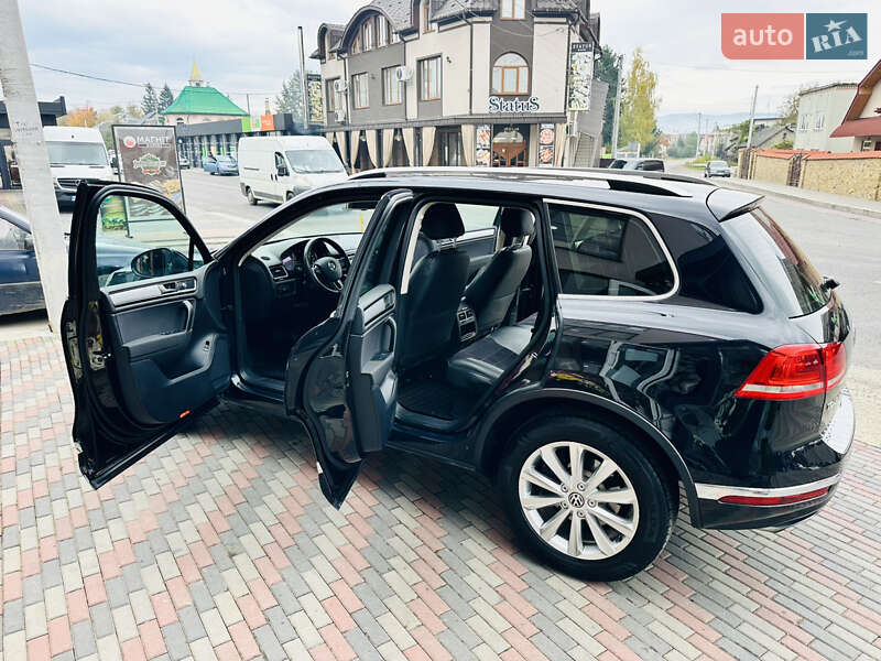 Внедорожник / Кроссовер Volkswagen Touareg 2015 в Грушево