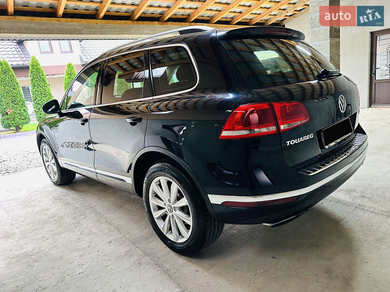 Внедорожник / Кроссовер Volkswagen Touareg 2015 в Грушево
