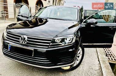 Позашляховик / Кросовер Volkswagen Touareg 2015 в Грушево