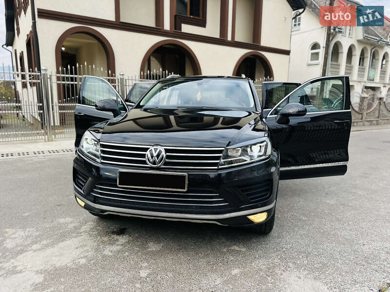 Внедорожник / Кроссовер Volkswagen Touareg 2015 в Грушево