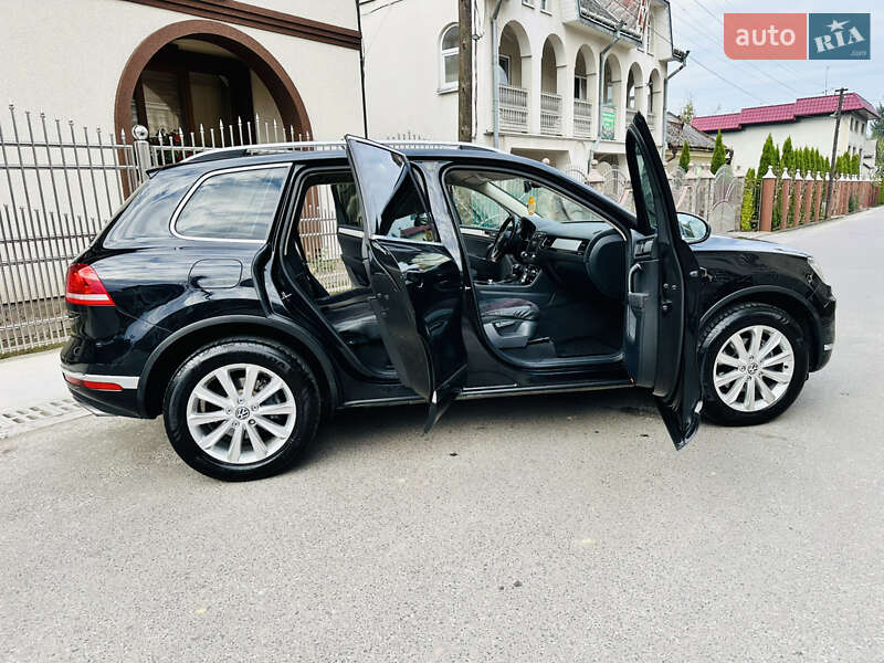 Внедорожник / Кроссовер Volkswagen Touareg 2015 в Грушево