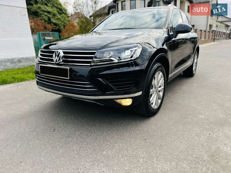 Внедорожник / Кроссовер Volkswagen Touareg 2015 в Грушево