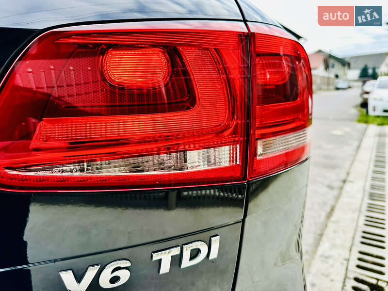 Внедорожник / Кроссовер Volkswagen Touareg 2015 в Грушево