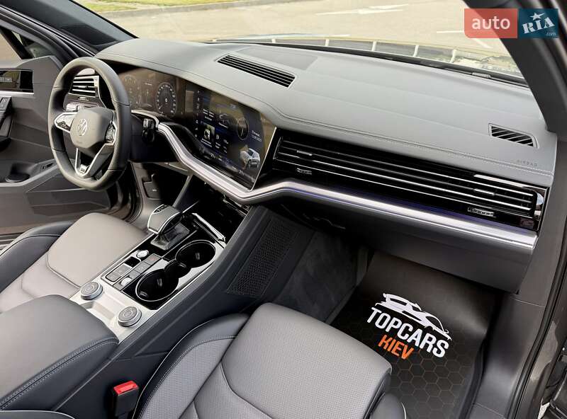 Внедорожник / Кроссовер Volkswagen Touareg 2023 в Киеве