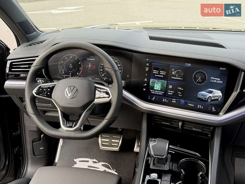 Внедорожник / Кроссовер Volkswagen Touareg 2023 в Киеве