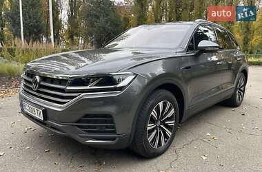 Позашляховик / Кросовер Volkswagen Touareg 2021 в Києві