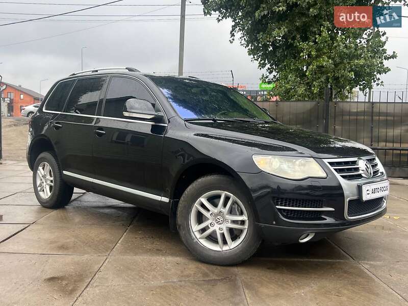 Внедорожник / Кроссовер Volkswagen Touareg 2008 в Киеве