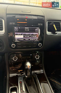 Позашляховик / Кросовер Volkswagen Touareg 2012 в 