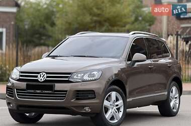 Позашляховик / Кросовер Volkswagen Touareg 2014 в Києві