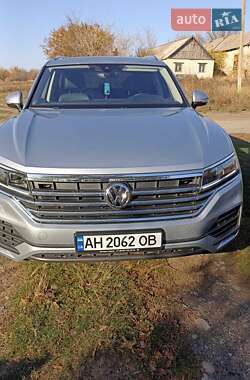 Внедорожник / Кроссовер Volkswagen Touareg 2020 в 