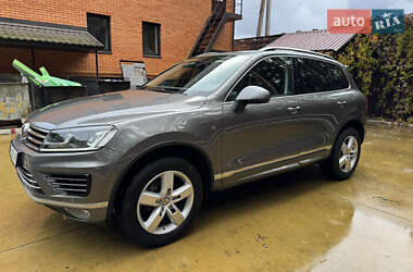 Внедорожник / Кроссовер Volkswagen Touareg 2015 в 