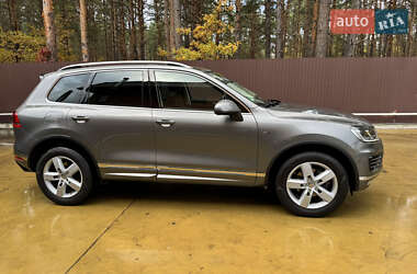 Внедорожник / Кроссовер Volkswagen Touareg 2015 в 