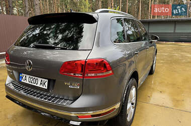 Внедорожник / Кроссовер Volkswagen Touareg 2015 в 